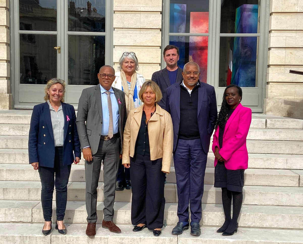 Dans le cadre du groupe d’amitié France- Bénin présidé par mon collègue Christian Baptiste, nous avons échangé avec Nadège Chouat, ambassadeure de France au Bénin.

Nous avons évoqué les points saillants de la coopération France-Bénin : culture et patrimoine mémoriel, formation