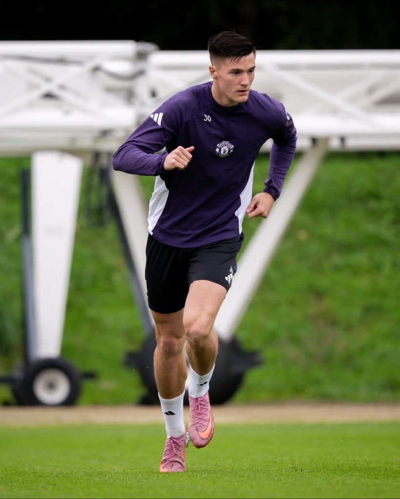 AbsoluteDevils's tweet image. Watch out for Sesko this weekend 💣🔥

#MUFC