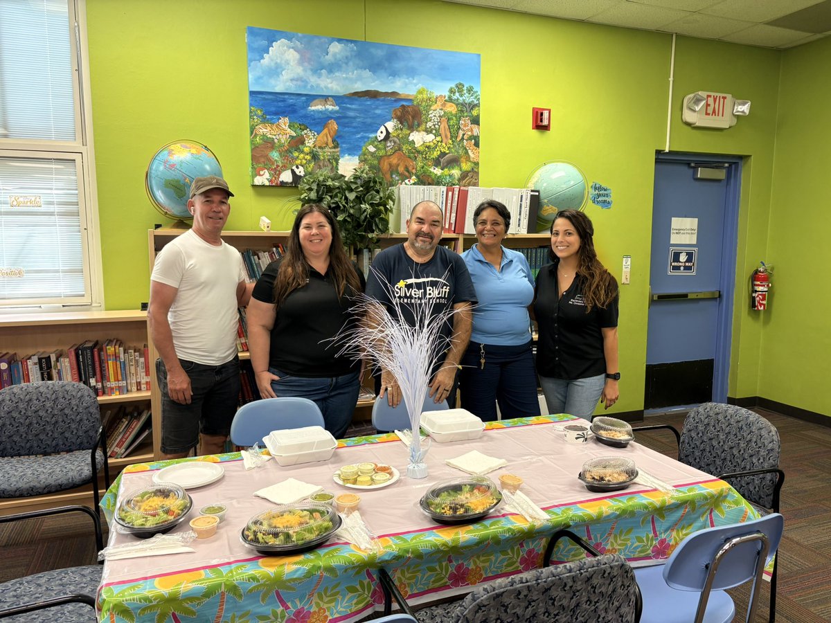 ✨ Mess? Never! Thanks to our custodial dream team! Happy #NationalCustodianDay to the legends who keep it all shining! 🧹💙👏