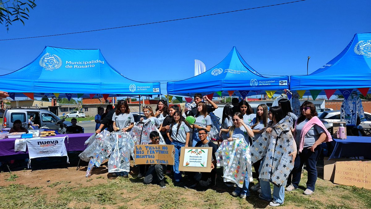 BARRIO OLÍMPICO 🤩📍

Junto a vecinas y vecinos compartimos un consejo barrial 👥💬  y distintas propuestas en la Plaza de los Cuidados ✅

Móvil de salud animal, talleres, dispositivos lúdicos ¡y lanzamos el Presupuesto Participativo 2026! 🥳

Gracias por sumarse 🙌