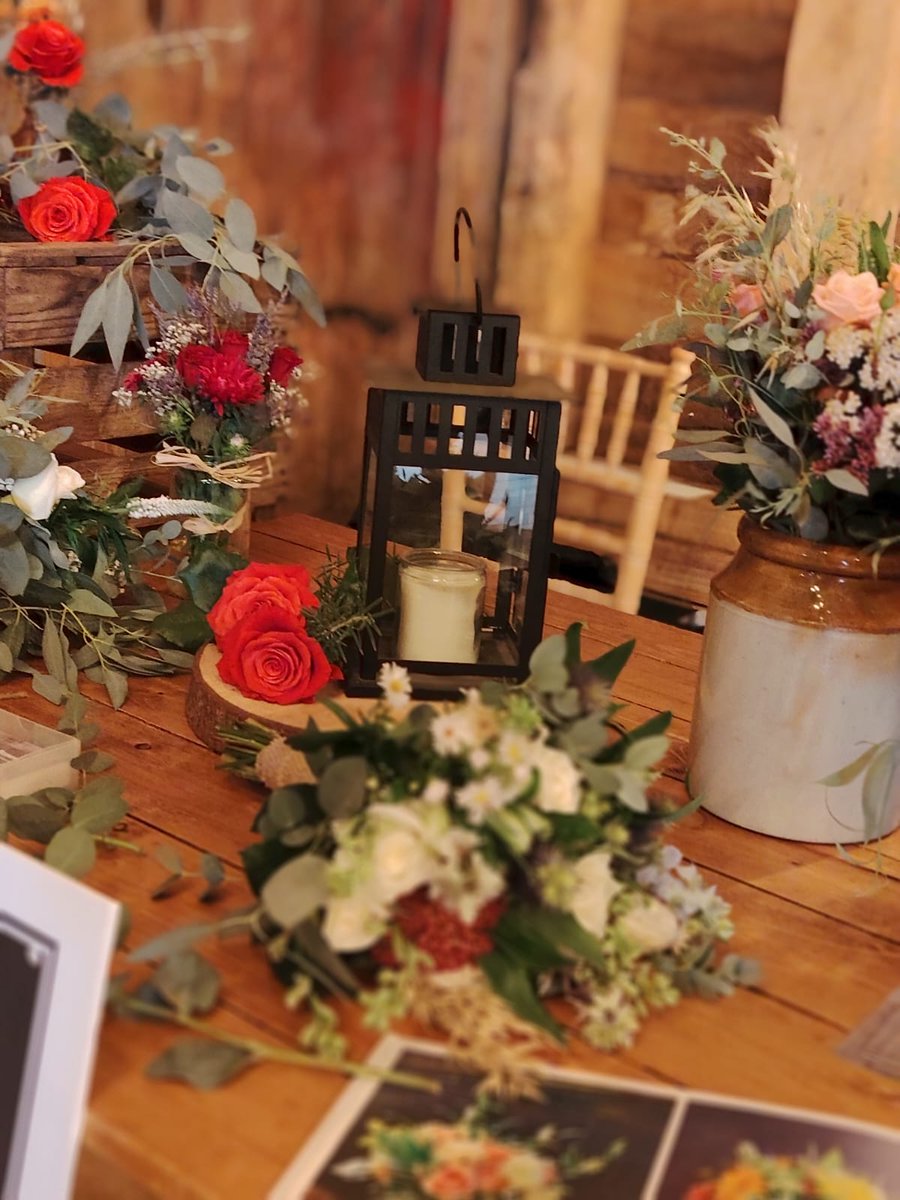 All set up reading for <a href="/SouthlandsBarn/">Southlands Barn</a> wedding showcase this evening, 6pm-9pm 🌿 why not come along to see the venue and chat to lots of suppliers about your big day ✨️
#wedding #weddingvenue #barn #barnwedding #Sussex #weddinginspo #flowers #florist #autumn #October #suppliers