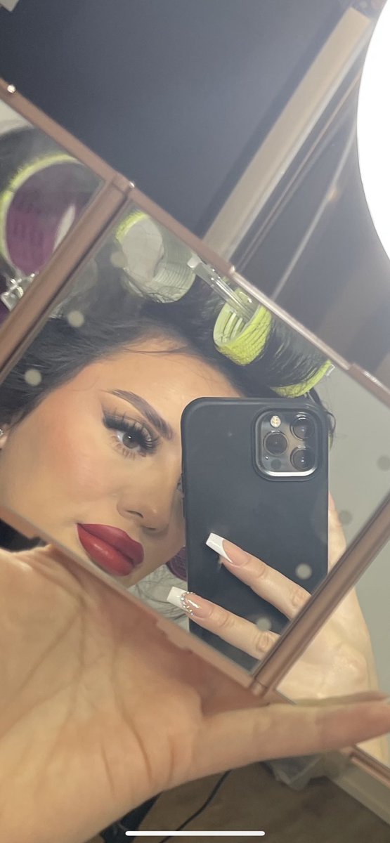 goddess’s birthday is just 12 days away but we’ll be celebrating with sends and new subs all month 🎈🖕🏻 

findom paypig simp cuck humanatm soles toes pedi footslave