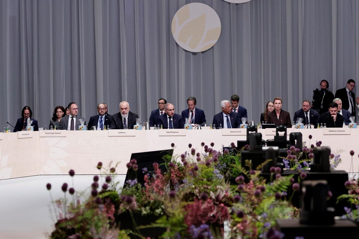 Выступление премьер-министра Пашиняна на сессии закрытия саммита Европейского политического сообщества
hetq.am/ru/article/177…
