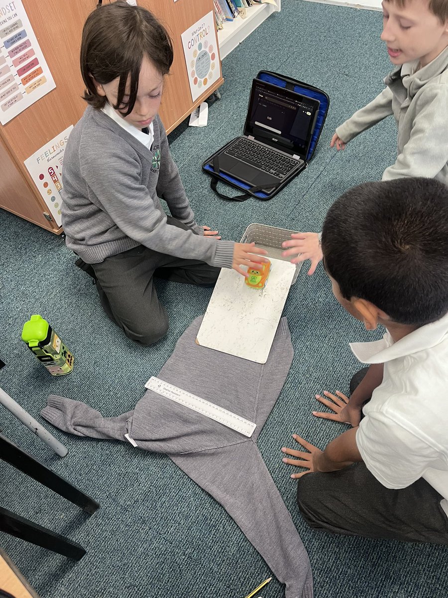 ManorParkSchSM1's tweet image. Year 5 became scientists and explored friction in their very own experiment. They made predictions, decided on variables and carried out their tests before writing them up like a scientist! #WeAreLEO #mppascience