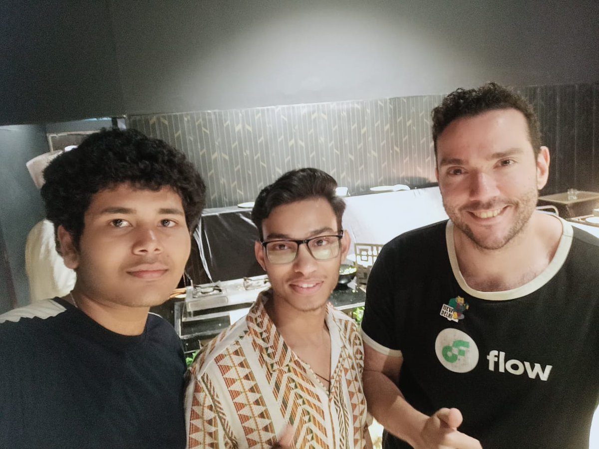 Also met <a href="/0xSerag/">Ali Serag 🌊</a>, DevRel at <a href="/flow_blockchain/">Flow.com</a> — learned a ton about AI in Flow. 💡
Grateful to connect with <a href="/Yagneshh28/">Yagnesh</a> — I had so many questions about Web3, and he answered every single one! 🙏