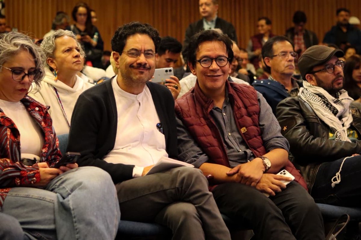 Por la justicia, por la dignidad, por la VIDA, #ElPactoEsConIván 💜✊ 

 #LaRutaPorLaVIDA #AlimentarLaVIDA 🌱 <a href="/IvanCepedaCast/">Iván Cepeda Castro</a>