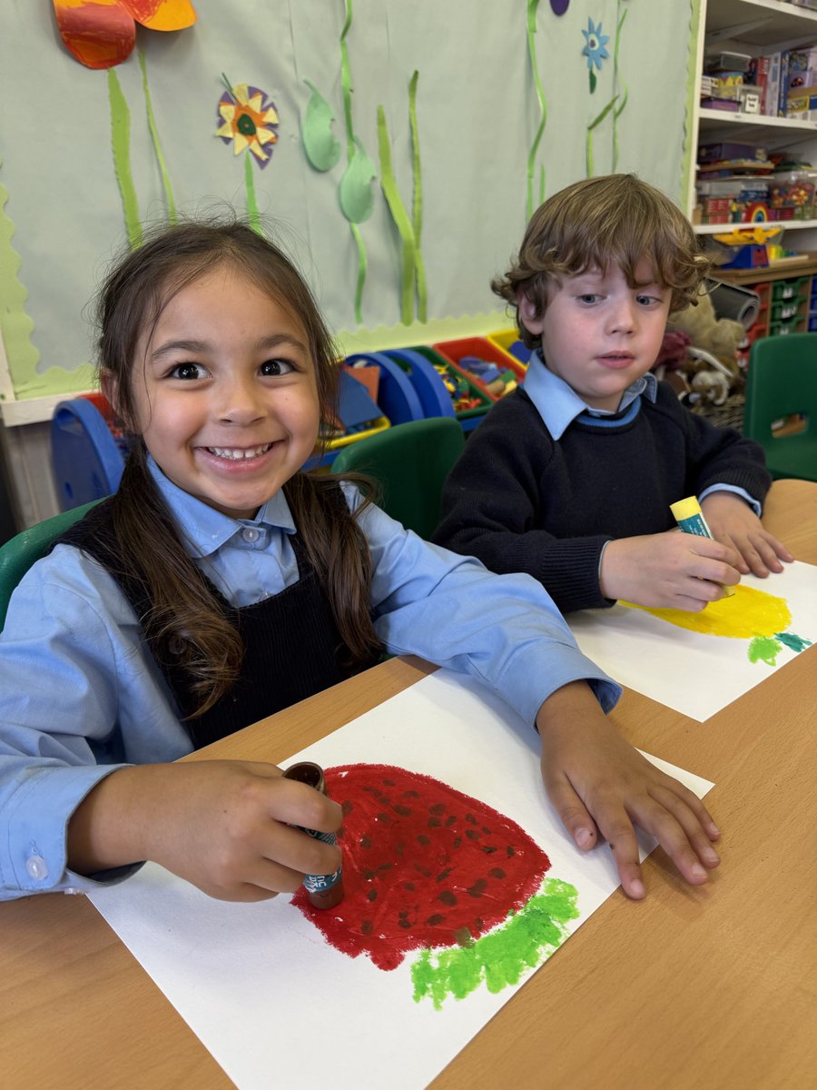It's officially autumn in Transition 🍁🍂 and we have kicked off the week with an exciting new topic all about this wonderful season and harvest 🍎🌾🥕 get ready for some fantastic, nature filled fun! 🍂 #UptonJourney #UptonEYFS <a href="/UptonHead/">Rhian Thornton</a>