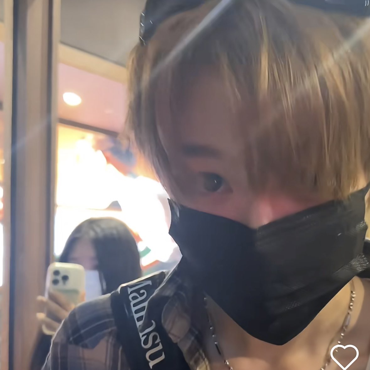 팬보는 눈이 왕방울만하고 빛나
