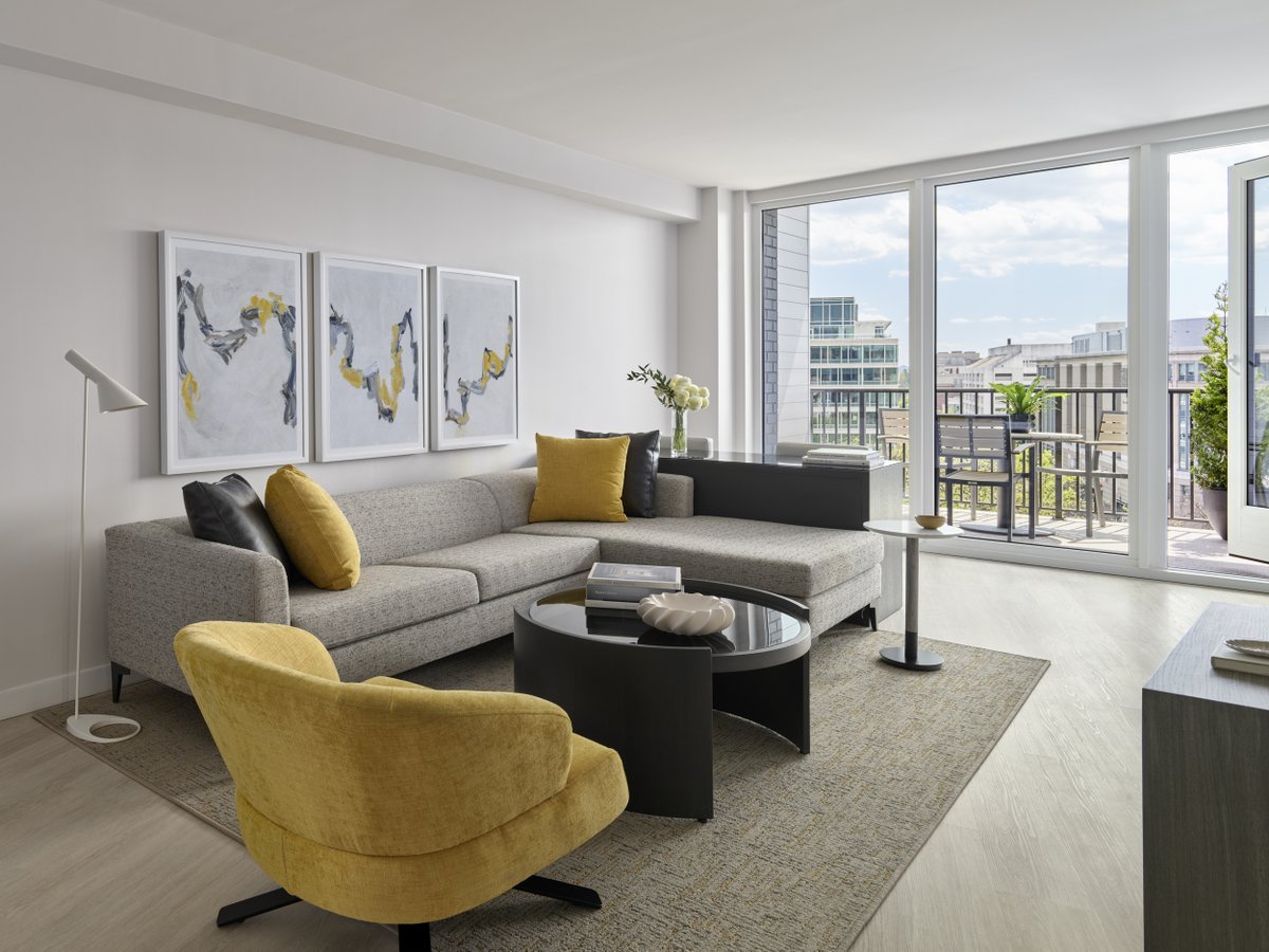 Experience the energy of Washington, DC with a stay at Hotel AKA Washington Circle. Relax in spacious accommodations for short- or long-term stays and savor celebrated dining at a.kitchen+bar from James Beard Award-winning restaurateur Ellen Yin.