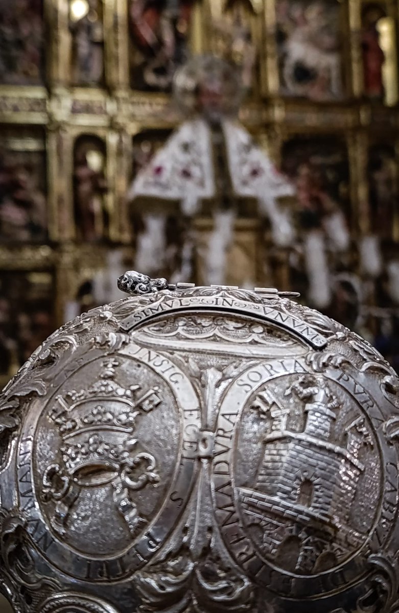 cncatedralsoria's tweet photo. "Simul in unum", "juntos en uno".
Cabildo y Ayuntamiento, Iglesia y consistorio, eclesial y civil.
Juntos y unidos en San Saturio; y en esa unión, todos los sorianos.
Feliz día de nuestro patrón. https://t.co/XeAANoPZAP