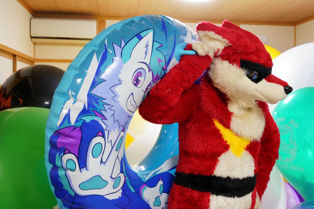 #FursuitFriday 
#FursuitsFriday 
#Looner 
#LoonerFur 
Photo by <a href="/skylinefromrb25/">ライガル</a>