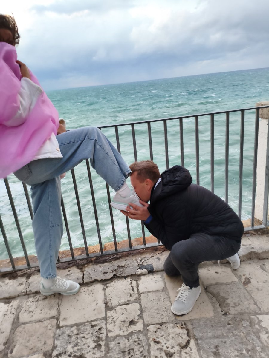 Niedługo konkurs na 10k 
Soon there's gonna be a contest for 10k followers
Wyczekujcie kundelki
Stay tuned doggies 
<a href="/rt_feet/">Feet RT PROMO 💯K</a> 
#feet #femdom #findom #public #humiliation #foot #fetish #bdsm 
#italy