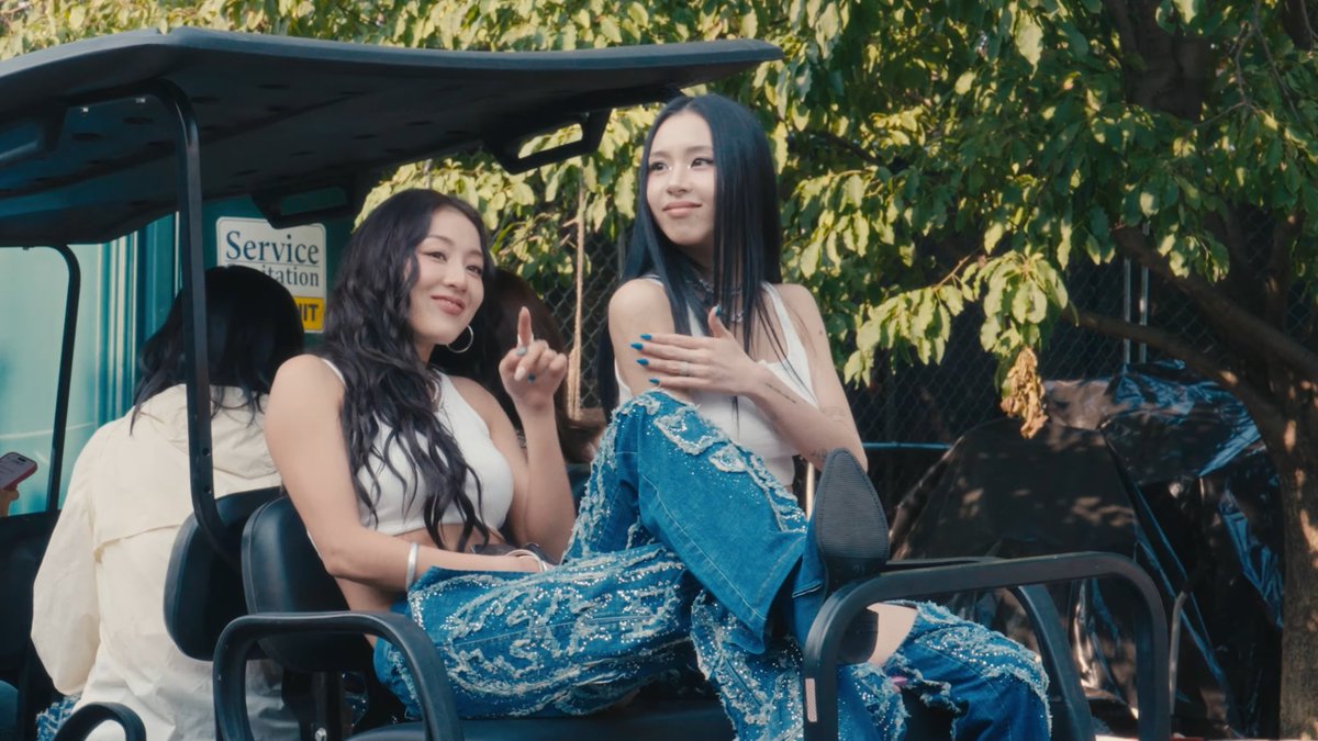 is that seat available? (Jihyo's lap)