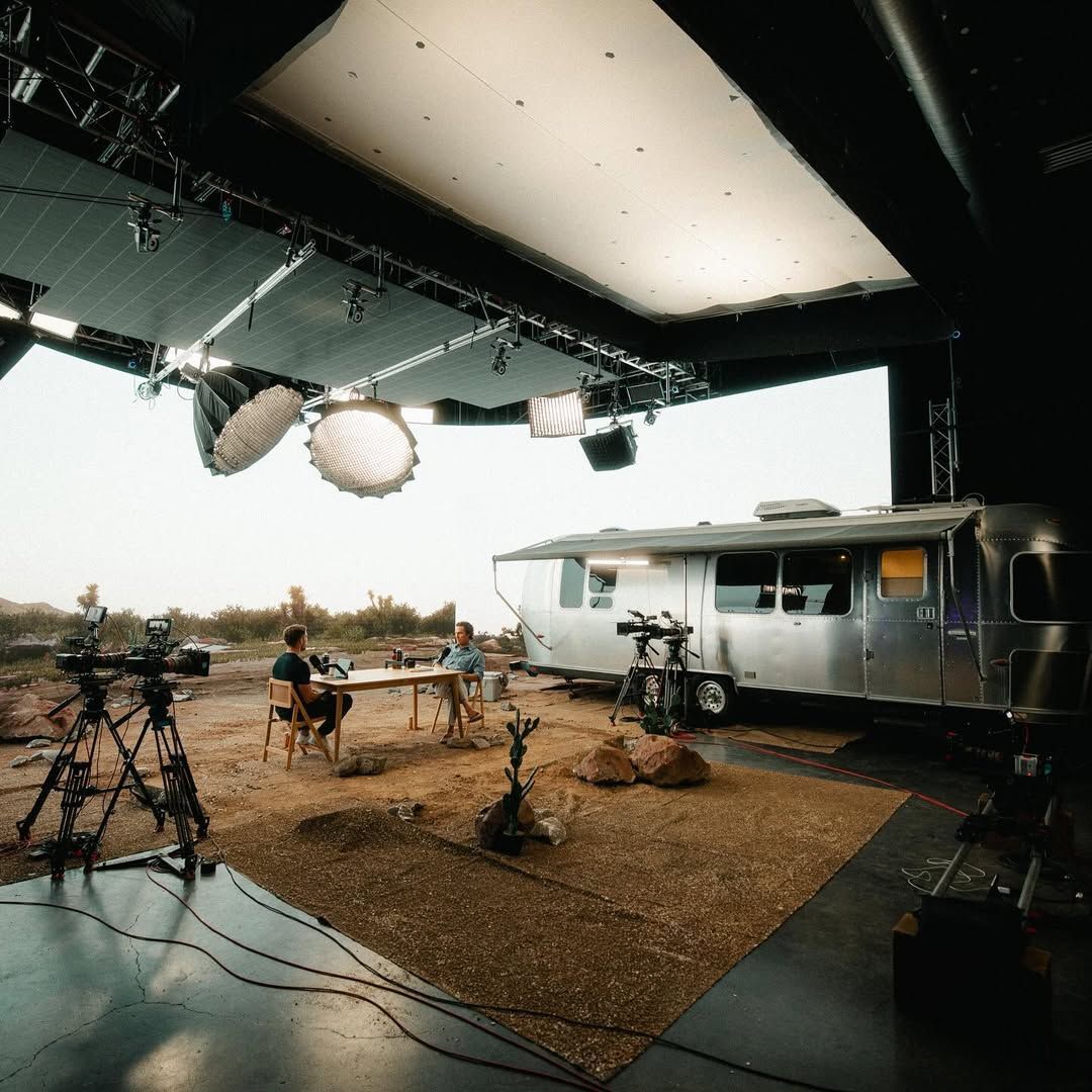 liangsays's tweet photo. incredible set design with @pmarca memorabilia from cheeky pint. inspires us to work harder. here are our references for @a16z new media set endgame (modern wisdom/interstellar) https://t.co/RIvXsSQREs