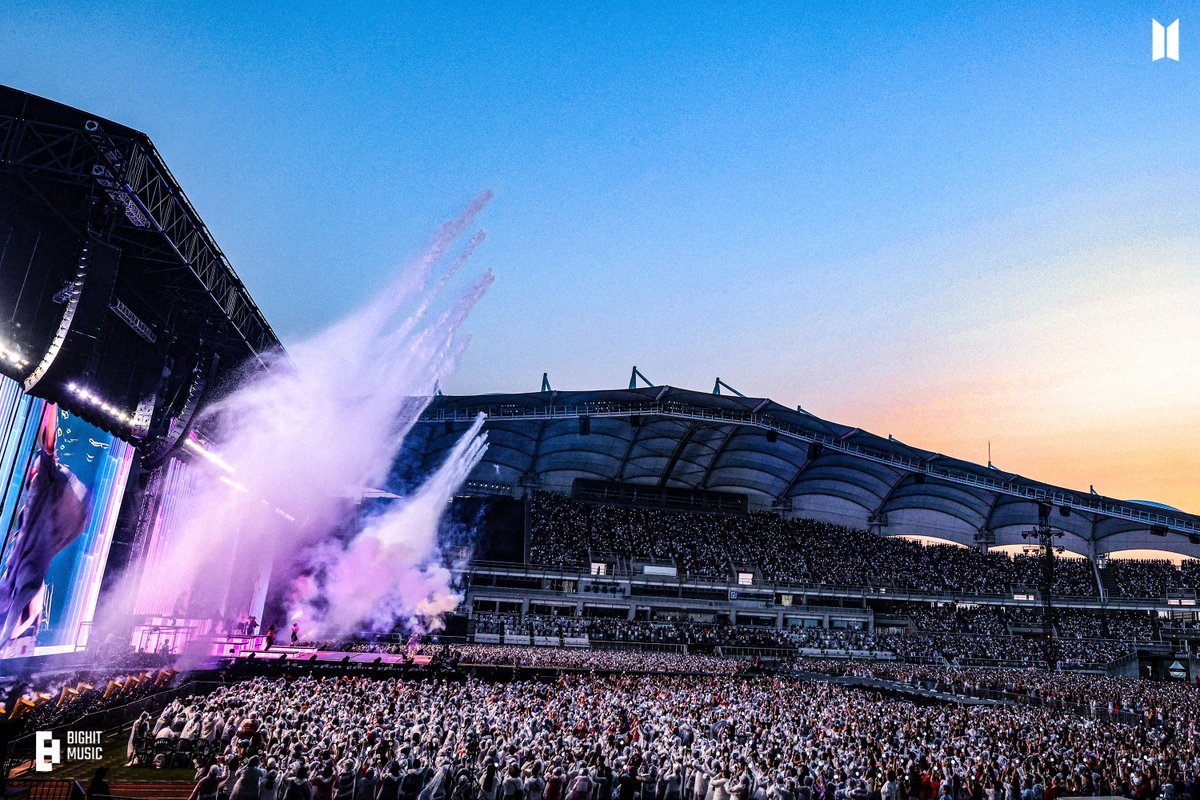 Let’s take a moment and discuss about how HUGE this is…

✅Hobi held his encore shows at Goyang Main Stadium, the #3 BIGGEST VENUE in South Korea and current the PRIMARY #1 biggest ACTIVE venue in South Korea (*)
✅He had 2 shows there back to back, set records and closed the