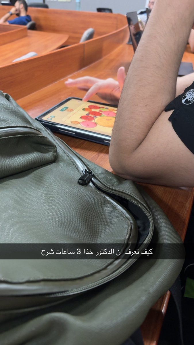 ssomeonej's tweet photo. ميدسن الى الان 👍🏼👎🏼 https://t.co/MXa3TnhuRi