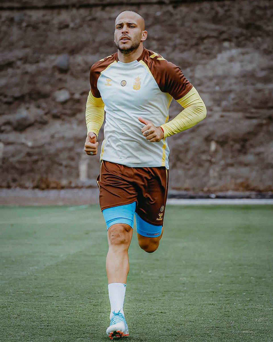 sandroramirez9's tweet photo. El esfuerzo de cada día tiene un objetivo: volver más fuerte 🫡⏳ https://t.co/RPKDiDn3ee