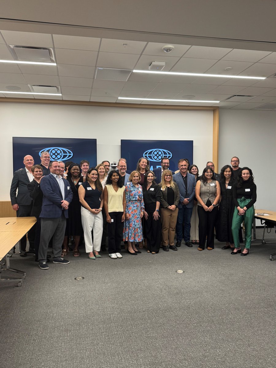 caproductionco's tweet image. Wonderful to meet up with so many of our CA Production Coalition members this week at the MPA office!

We were pleased to be joined by Asm. @RickChavezZbur and Sen. @BenAllenCA two industry champions ensuring more opportunity for local businesses statewide.