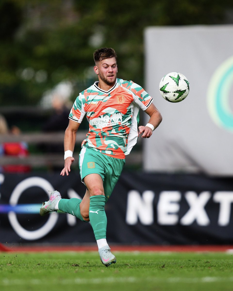 nkolimpija's tweet photo. 🙌🏼 Zmago na večnem derbiju oplemenitili s tremi točkami proti Muri!
U19: Mura 2-3 Olimpija (Aćimović, Kukavica, Mohorovičić)
#EonNextGen 💚 https://t.co/CaWXSqxshi