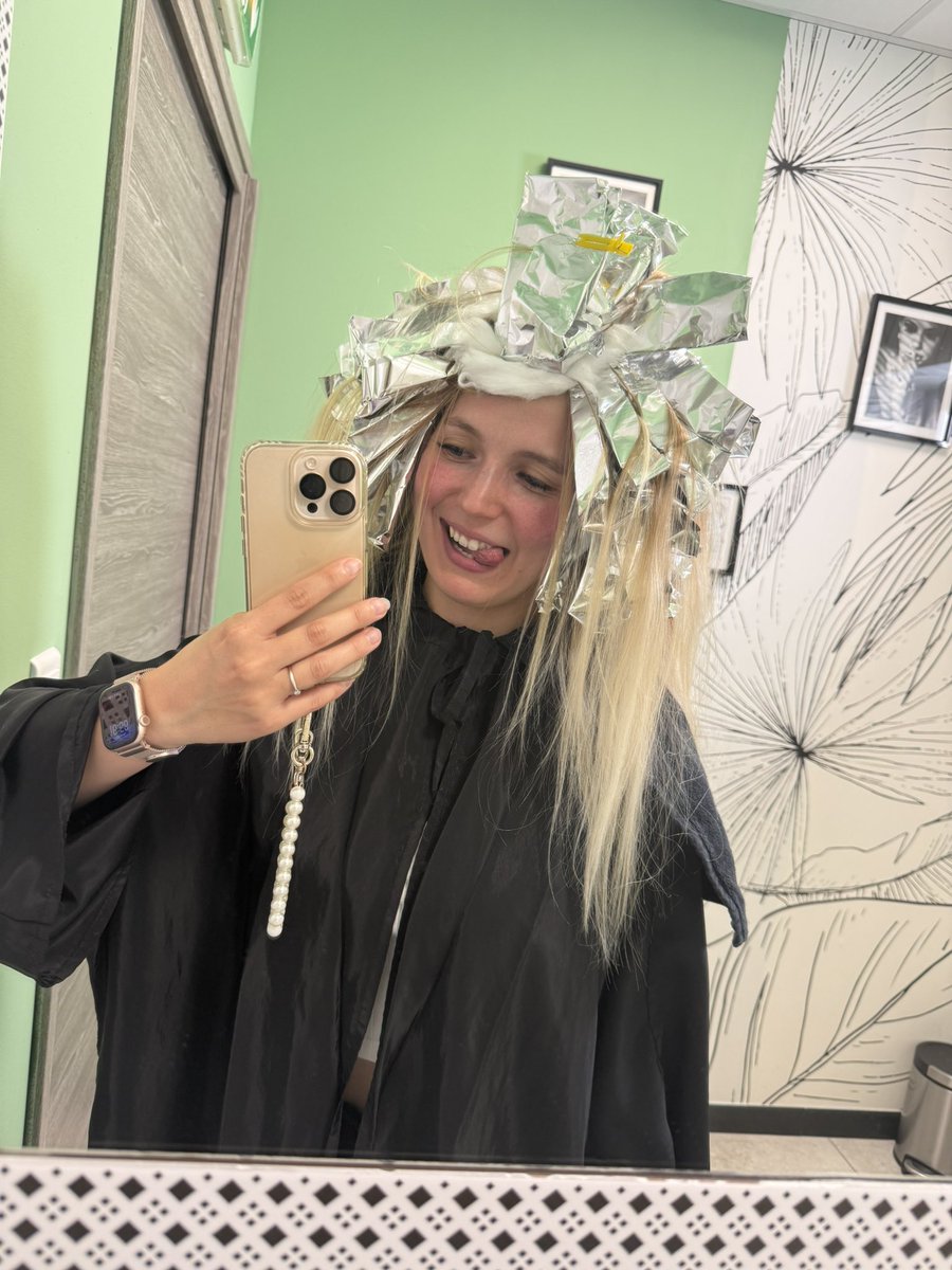 Chloé Duval (@chloe_duval_off) on Twitter photo Indisponible >> Je refais mon blond 😍
Tu voudras voir le avant / après? 😍 Indisponible >> Je refais mon blond 😍
Tu voudras voir le avant / après? 😍