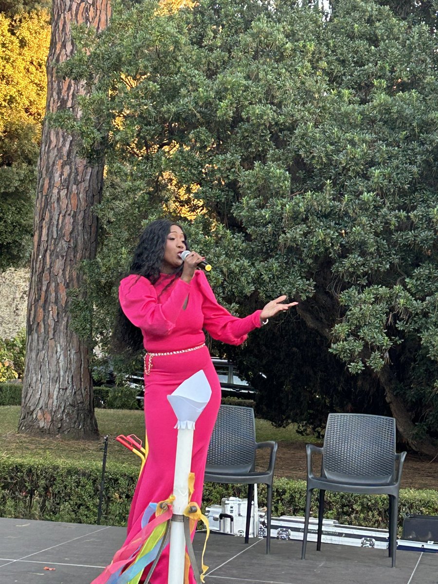 Christine Allen Dench tweet media