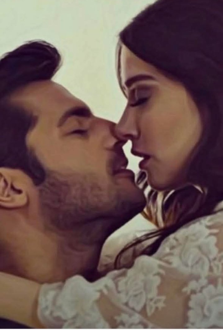 Ho letto in un tweet, che storie dolci, fresche come #KirazMevsimi non ci sono più, forse perciò per rilavorare insieme attendono la "storia" (immagina qualcosa di adulto come "I ponti di Madison County" che io adoro) 
#ÖzgeGürel #SerkanÇayoğlu
Mai dire mai 😜