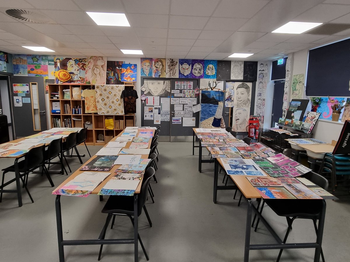 Croesyart1's tweet photo. Looking forward to meeting year 6 pupils tonight. Welcome to Croesy! @croesyEADOF @croesyschool @croesyheadteach https://t.co/tAAyQHOjPt