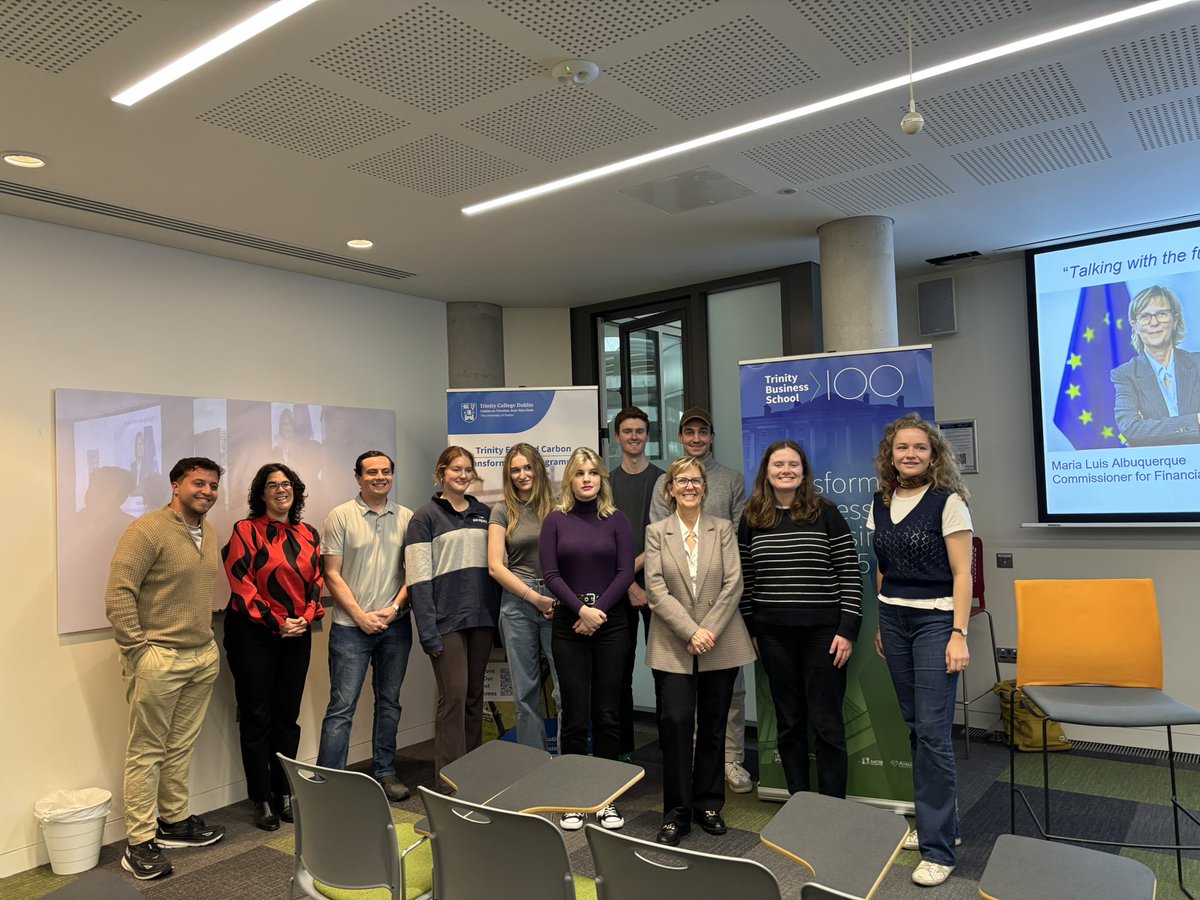 Today in Dublin 🇮🇪: EU Commissioner Maria Luís Albuquerque meets Trinity College students to listen + share how the EU is shaping policies on finance, savings &amp; investment.

More on her latest announcement on financial literacy 👉 link.europa.eu/F73HBy