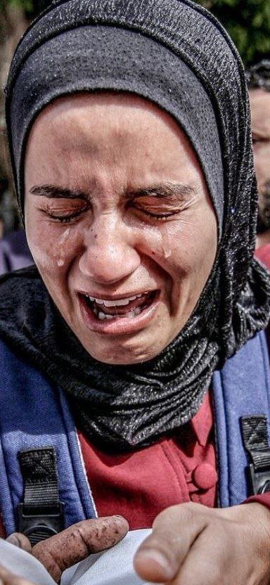 هذه الدموع سيسأل الله تعالى عليها كل حاكم ظالم لم يحرك ساكنا إلا للمصلحته وحبه للكراسي....