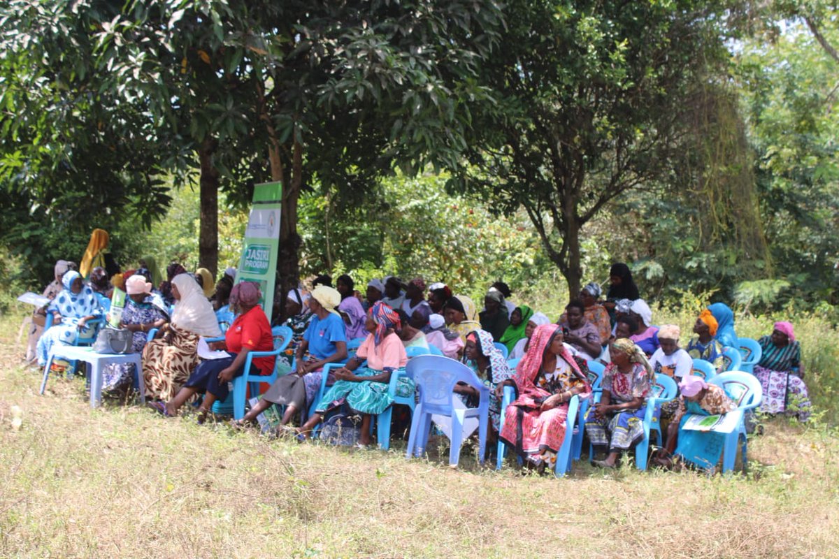 tuwajali's tweet photo. In Mivumoni, 3 widows’ groups are rising!
2 groups received start-up capital through the Jasiri Program, while 1 group got monthly support kits to boost their businesses. We’ll keep walking with widows until we restore their dignity and economic independence. https://t.co/dU46Tpf0i2