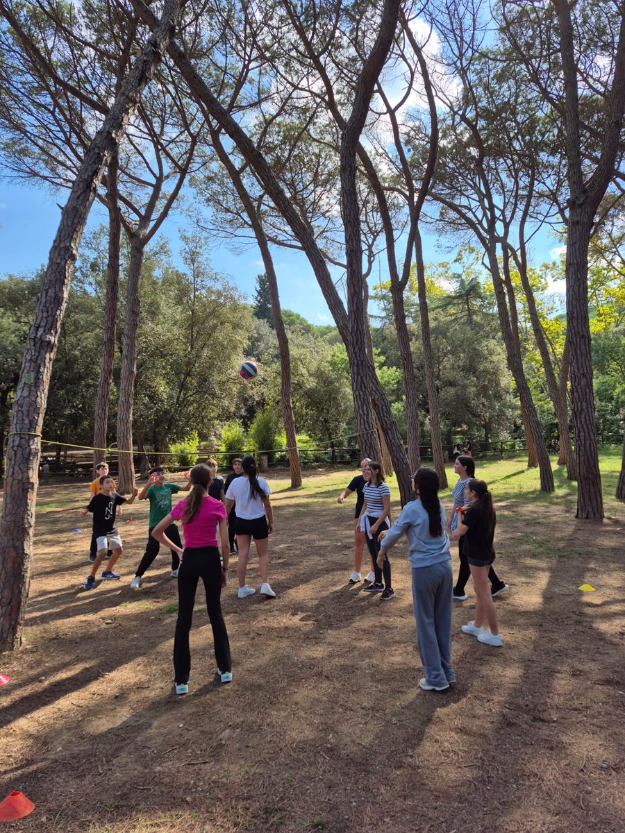 inslaialarquera's tweet image. Dimarts l&apos;alumnat de 2n d&apos;ESO va anar de sortida a la Font Picant d&apos;Argentona. Van gaudir d&apos;una jornada distesa en la qual es va fomentar, a través de jocs, la cohesió de grup i el treball en equip. Ha estat una bona manera de coneixèr millor els companys i fer pinya.
#sortides