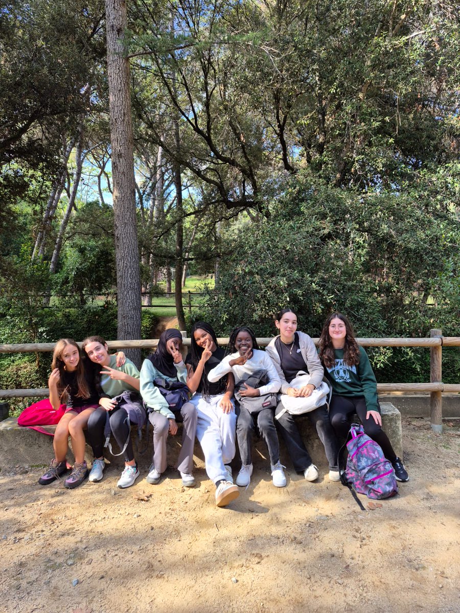 inslaialarquera's tweet image. Dimarts l&apos;alumnat de 2n d&apos;ESO va anar de sortida a la Font Picant d&apos;Argentona. Van gaudir d&apos;una jornada distesa en la qual es va fomentar, a través de jocs, la cohesió de grup i el treball en equip. Ha estat una bona manera de coneixèr millor els companys i fer pinya.
#sortides