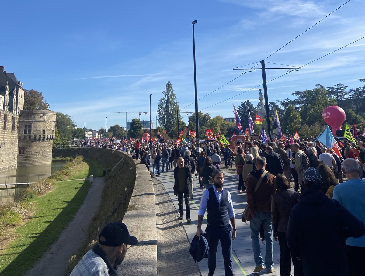 Mobilisé•es aujourd’hui à Nantes pour la justice sociale, fiscale et écologique ! 

✊🌹#2octobre2025