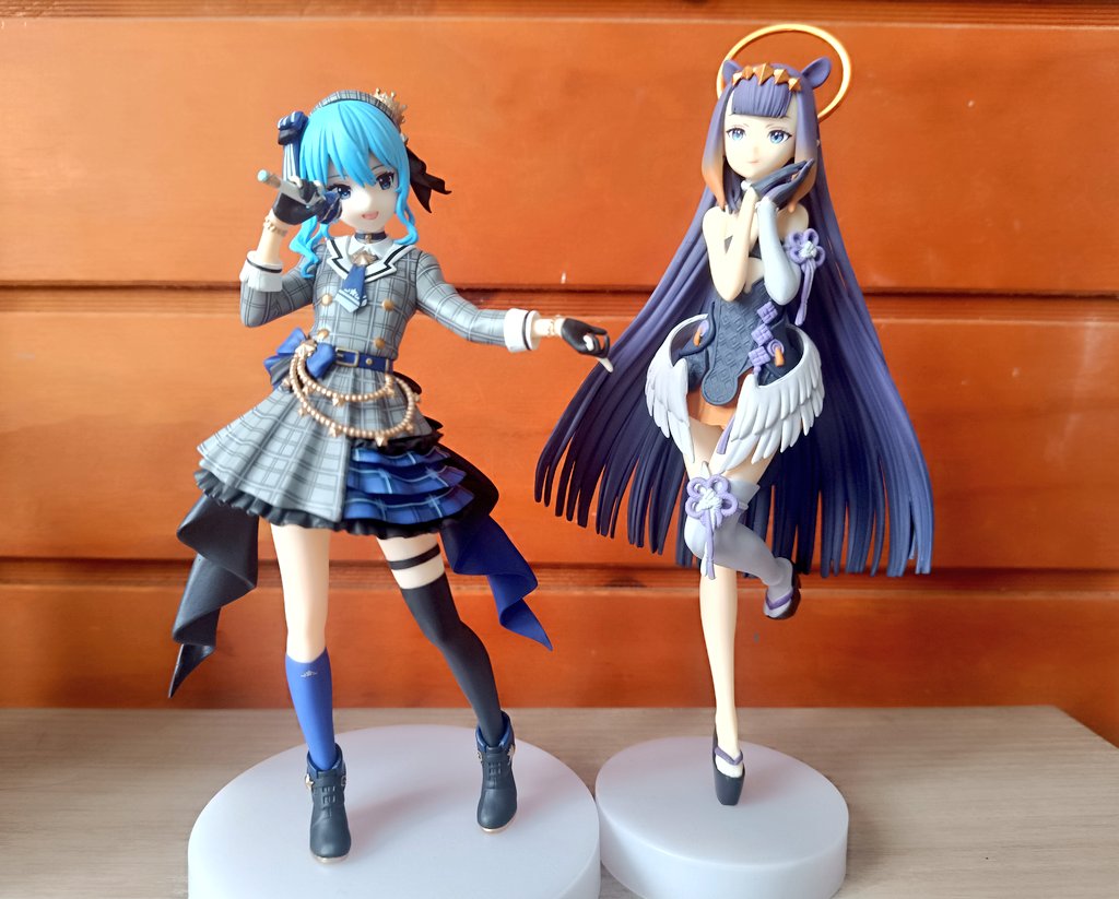 It's my idea or the poses of Sui-chan and Ina match? Was this all according to past Ina's plan? (⁠⊙⁠_⁠◎⁠)
#TAKOTIME