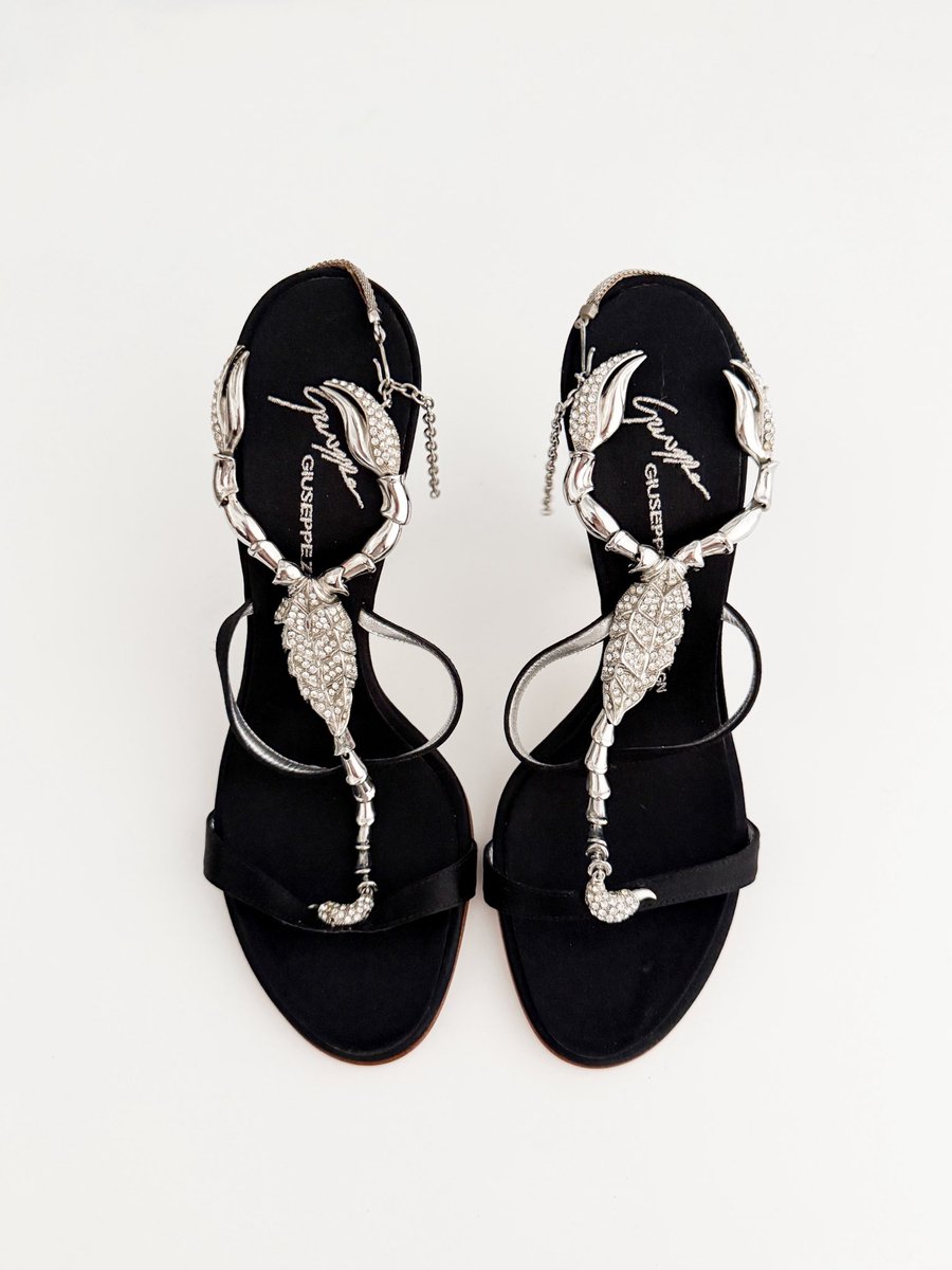 sororitevintage's tweet photo. October heels 🕸️ https://t.co/Glk8Qyn0ym