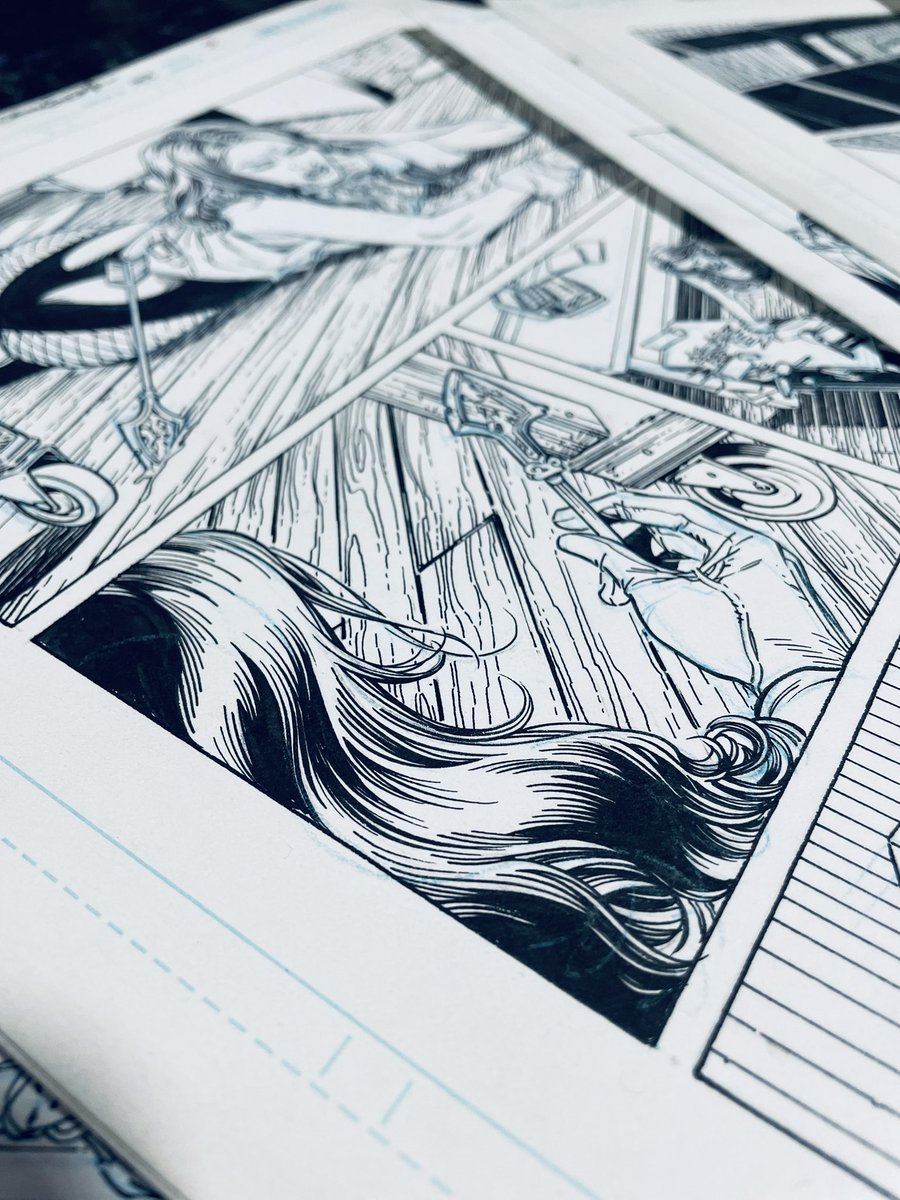 PANEL PUNK tweet media