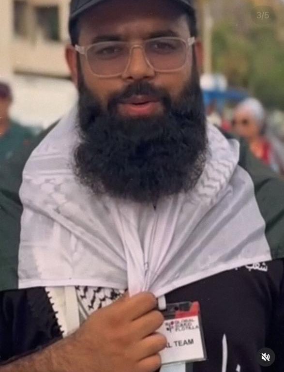 گلوبل صمود فلوٹیلا میں شامل میرا چھوٹا بھائی میرا جونئیر ڈاکٹر اسامہ ریاض۔
یہ ان خاموش مجاہدین میں شامل ہیں جنکا ذکر نہیں کیا گیا۔
آئیں ملکر ڈاکٹر اسامہ ریاض کو شاباش دیں۔
اسامہ بخیروعافیت واپس لاہور پہنچ چکے ہیں۔۔
سب ملکر اسامہ کو شاباشی دیں
شاباش اسامہ💖