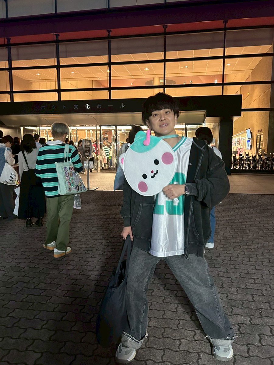 kotetu_3's tweet image. NiziUのホールツアーへ長野に行って来ました!
まじ最高。最高。最高。
近くで見れて気絶するかと思った。
善光寺へお参りもしました。
力みなぎったので10月は大吉ですわ。
#NiziU_NewEmotion