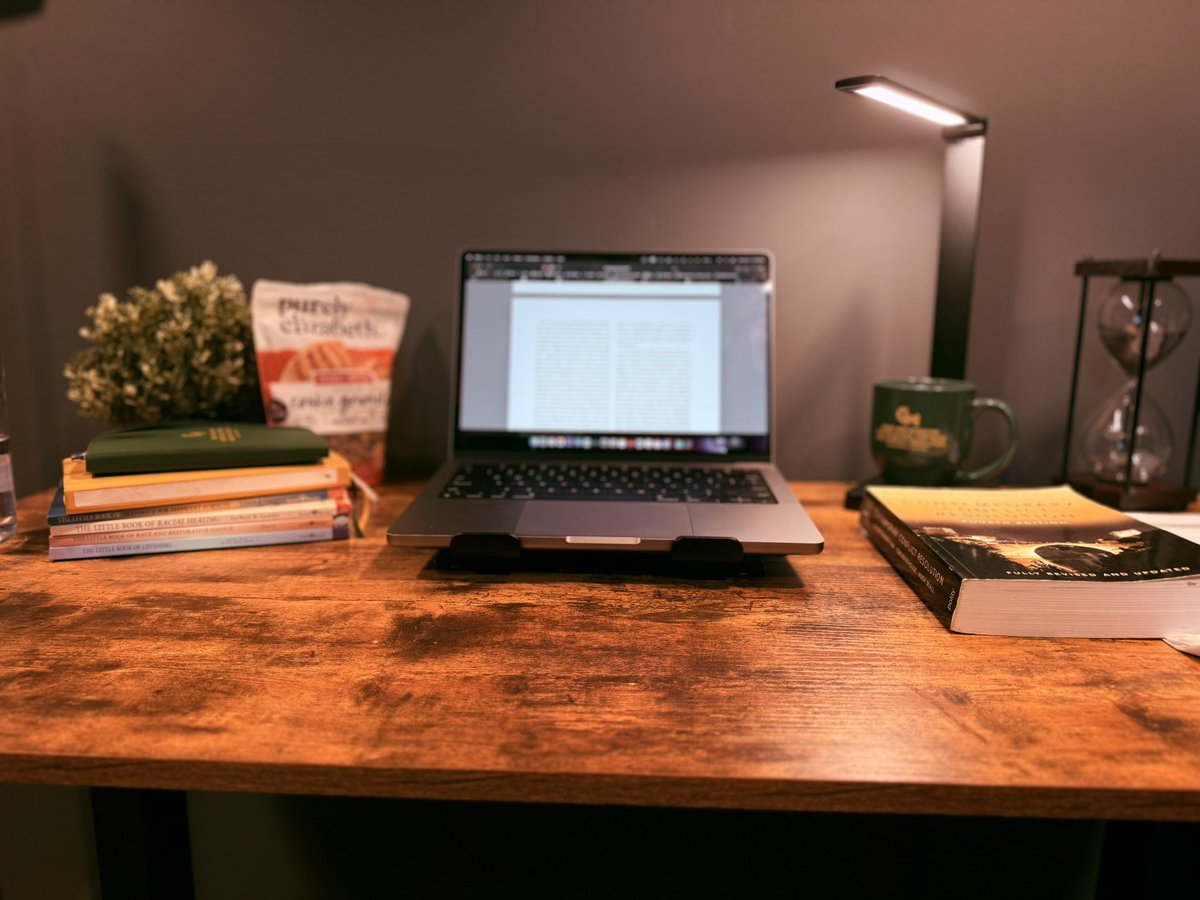 lllbailey's tweet photo. Embracing this new chapter in grad school with gratitude and excitement! I'm committed to nurturing my skills and using my voice to make a positive impact, trusting that God will guide me every step of the way. My prayer is God help me steward the voice your placed in me. https://t.co/OWIsldg7BX
