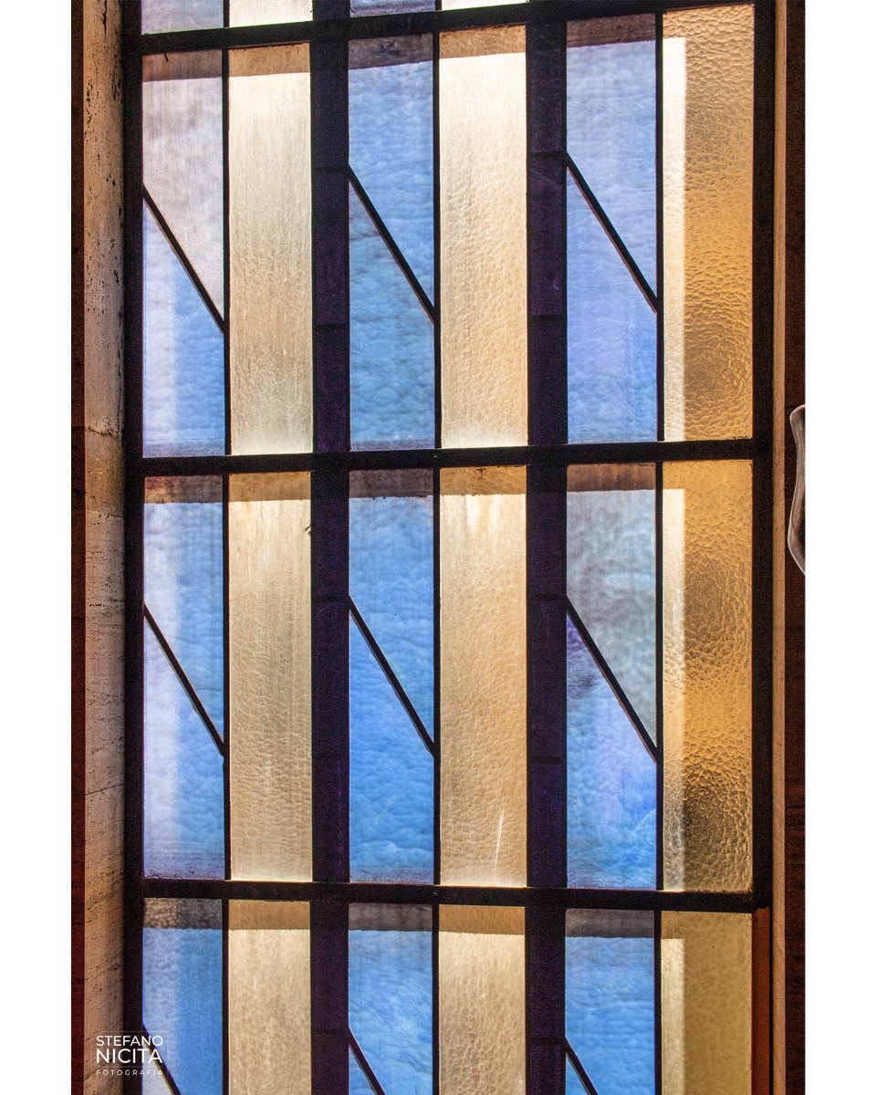 sfnnicita's tweet image. Vetrata artistica
{Marcello Piacentini e Giuseppe Vaccaro, Palazzo Piacentini (all&apos;epoca Ministero delle Corporazioni), Roma 1929-32}

#romamoderna #modernrome
#italianarchitecture #architetturaitaliana
#modernarchitecture #midcenturyarchitecture