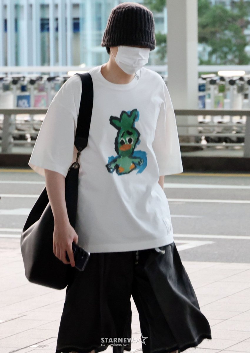 Yoongi_quyt's tweet photo. [ 250707 ] SUGA Airport 2025 
Korea 🛫 US 
Pic 7

#SUGA #AgustD #MinYoongi #슈가 #민윤기 #방탄소년단 #BTS #SUGAstyle https://t.co/duZS1AL1lz