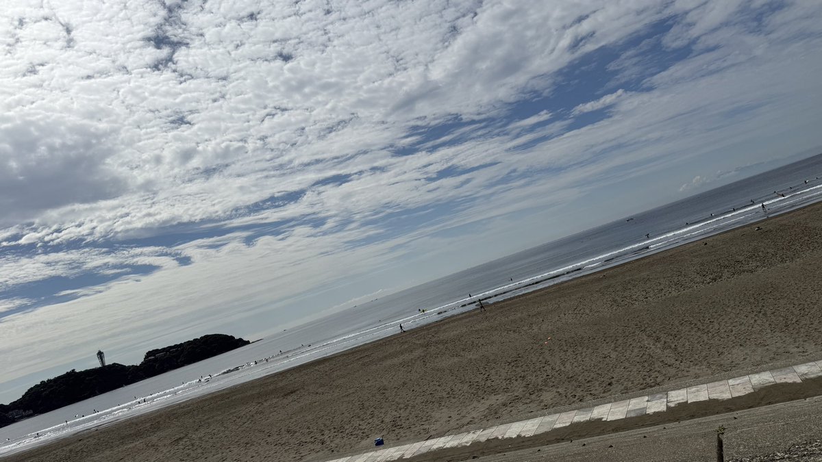 marvelotaku3's tweet image. 波はイマイチだったけど、天気良くて気分転換になった🌞
今日は久々の鵠沼🏄
制作ばかりの毎日からのエスケープ。
#毎週サーフィン
#catchsurf