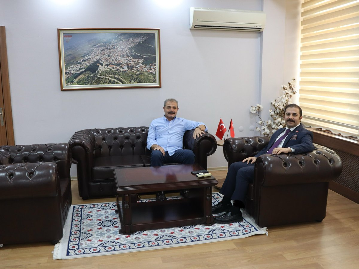 Değerli dostum önceki dönem Şanlıurfa - Bozova Ak Parti İlçe Başkanı Süleyman Deveci bizleri ziyaret ettiler.

Nazik ziyaretlerinden dolayı kendilerine teşekkür ediyorum.