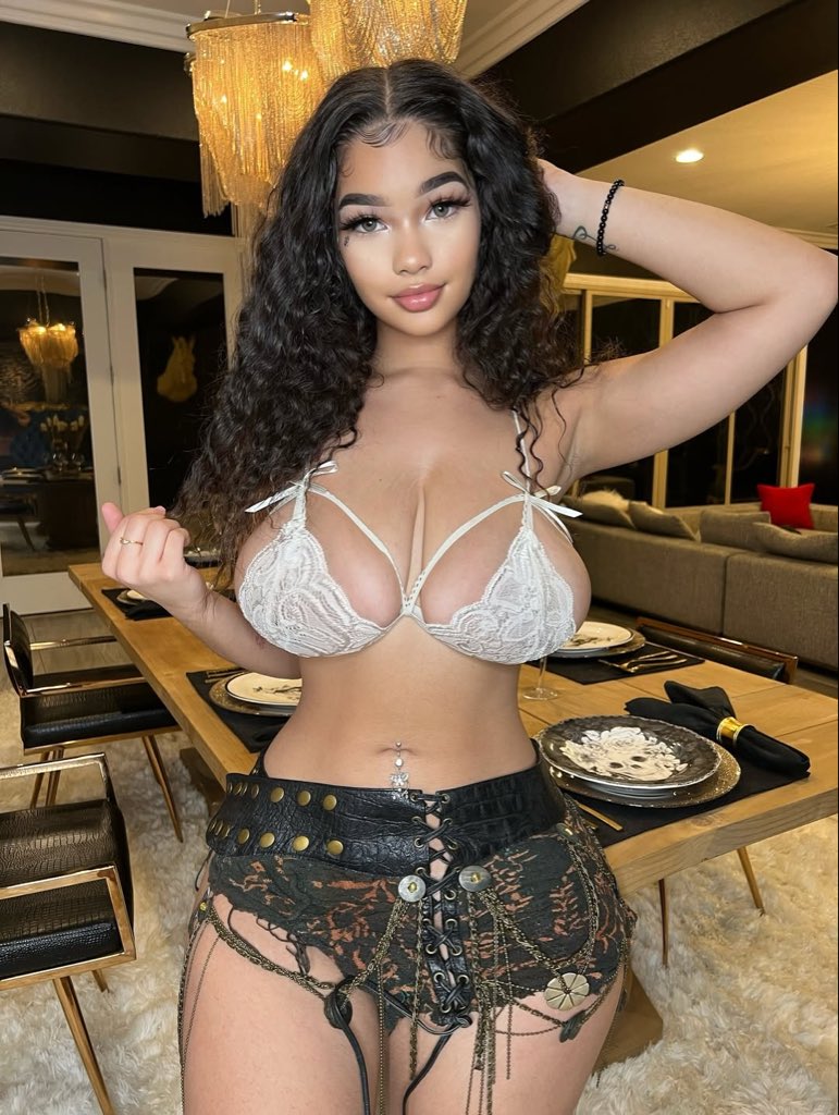 Lexi2legit tweet media