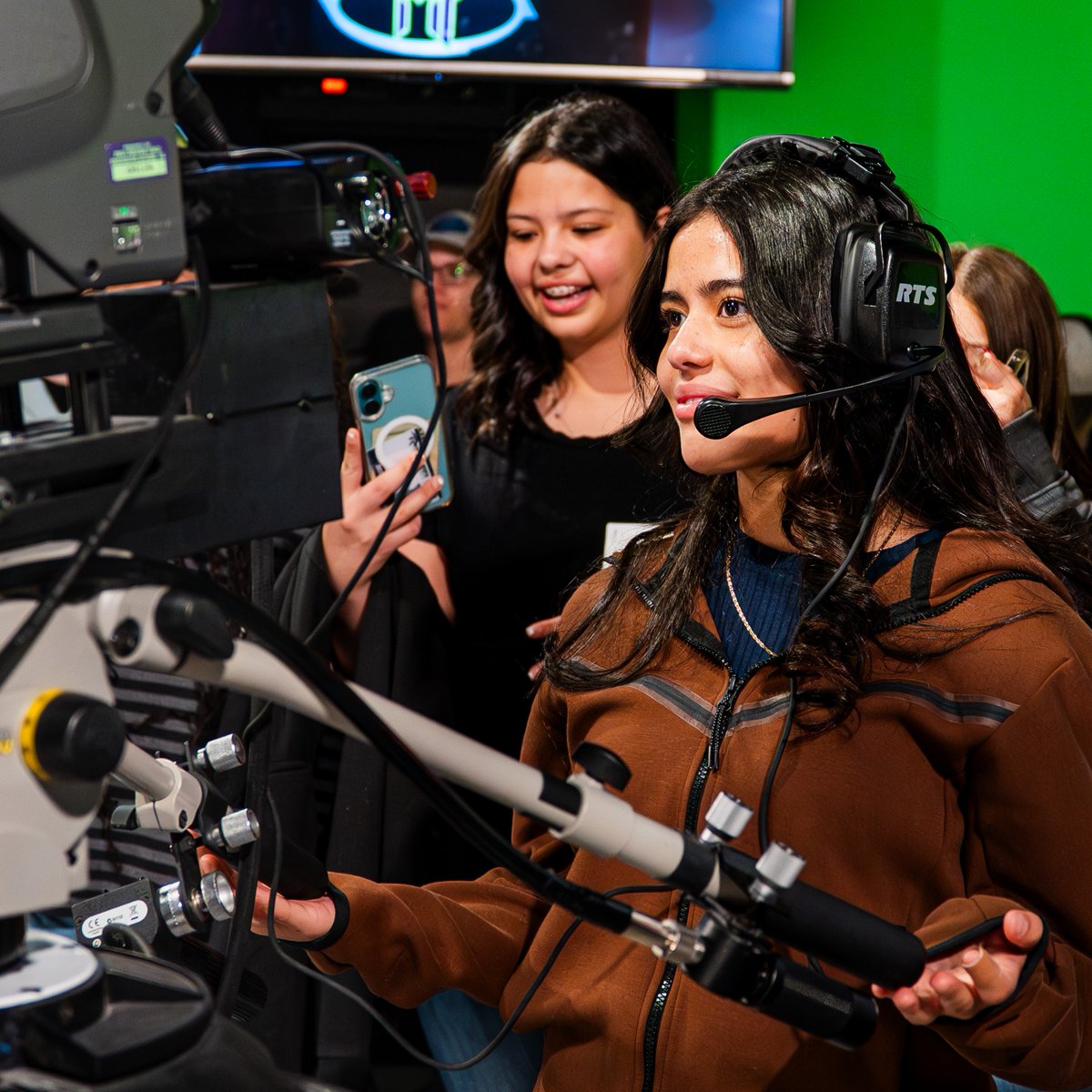 ColoradoMesaU's tweet photo. Last week, CMU welcomed students from the Western Slope for Media Innovation Day! ποΈπΈ Huge thanks to our faculty & staff for encouraging curiosity among the next generation of storytellers π
#CMesaU #MAVup #MAVily https://t.co/E9TQGIG78C