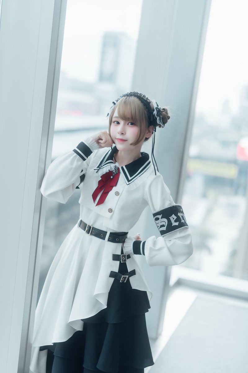 outfits for this week ka 𐔌՞. .՞𐦯 ᢉ𐭩.ᐟ🍮

sat : 💙 ชุด jk 
sun : 🤍 ชุดนักเรียนที่ทุกคน(หนู)คิดถึง

(อย่าบอกใครนะว่าหนูมัวแต่เล่นมายคราฟจนลืมลงสปอยชุด) แหะๆ