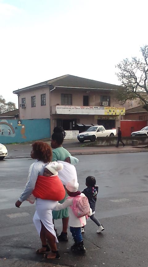 DelaKufaPatriot's tweet photo. South African School Nutrition programme feeds:

Zimbabweans 
Malawians 
Mozambicans 
Lesotho Nationals 
Fake Asylum Seekers from all Over the World.

Lenasia Primary School in Soweto for example has 85% Illegal Immigrant Foreign Learners.

A Higher budget for Feeding Scheme is based on Illegal immigrant numbers in our Schools

@DBE_SA stop Feeding Foreigners 

@JacintaNgobese 
@SothoDudu 
@0perationDudula 
@ali_naka