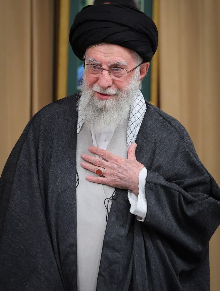 sarbaze100's tweet photo. السلام علیک یا اباعبدالله الحسین (: 🏴
انقلابیا حمایت کنید سریع بک میدم💚
ریت منشن همه چی.... 🥲🫂
#حمایت_انقلابی
#فالو_بک_تضمینی 
#فالو_بک https://t.co/T044zPVHlN