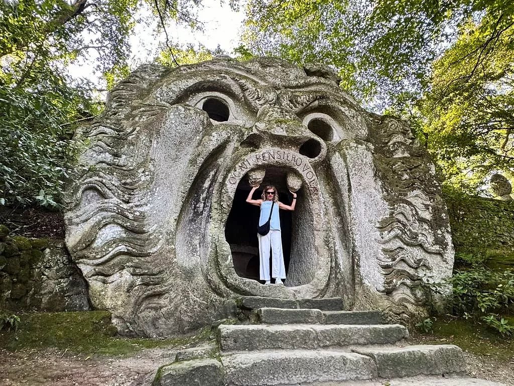 Tienes que visitar alguna vez el Parque de los Monstruos de Bomarzo, un lugar entre lo goyesco, mágico y surrealista. No sorprende que enamorará a Dalí. 👇

@parcodeimonstri 

milyunarutas.com/parque-de-los-…