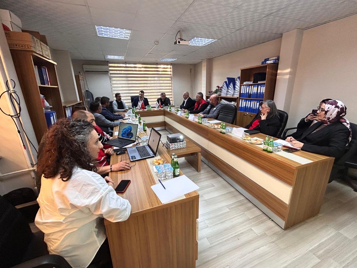 Yönetim Kurulu Üyemiz Ömer Faruk Çalışkan’ın katılımıyla, Sivas İl Merkezimiz ve şubelerimizin de yer aldığı İl Koordinasyon Toplantısı gerçekleştirildi.

Tarih ve kültürün kadim şehri Sivas’ta, gönüllülerimizin çalışmaları değerlendirildi. İnsana hizmet yolunda daha etkili